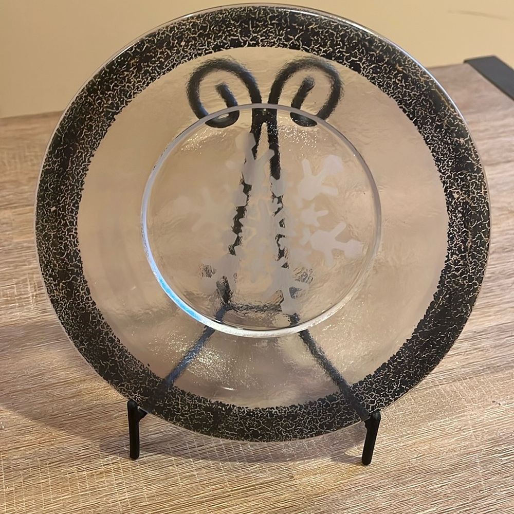 Snowflake Plate - Picture 2 of 5